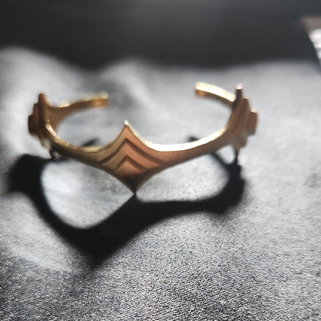 Elegant Gold Bracelet